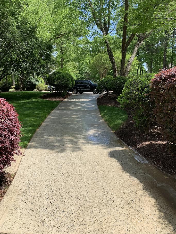 Professional Driveway Cleaning in Cornelius, North Carolina