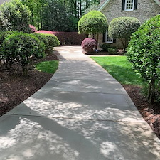 Professional-Driveway-Cleaning-in-Cornelius-North-Carolina 0